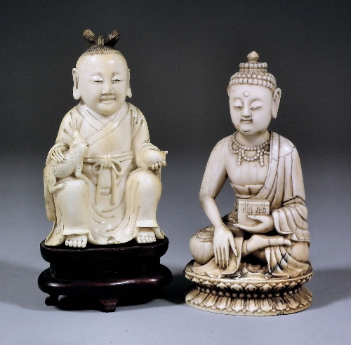 A Chinese ivory figural snuff