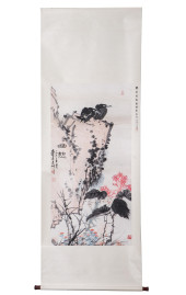 A CHINESE PAINTING OF BIRDS ON