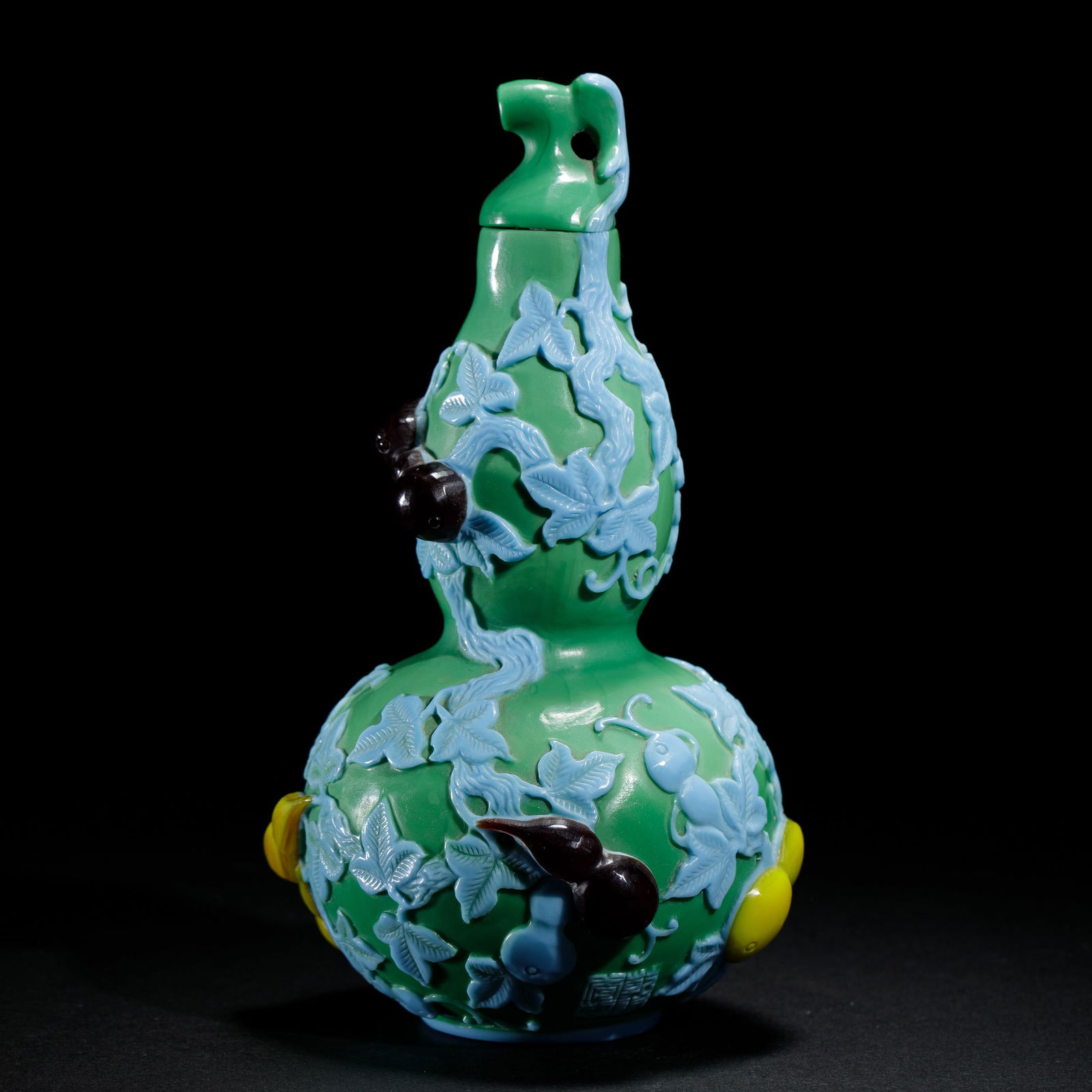 A CHINESE PEKING GLASS GOURDS