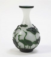 A CHINESE PEKING GLASS VASEA C