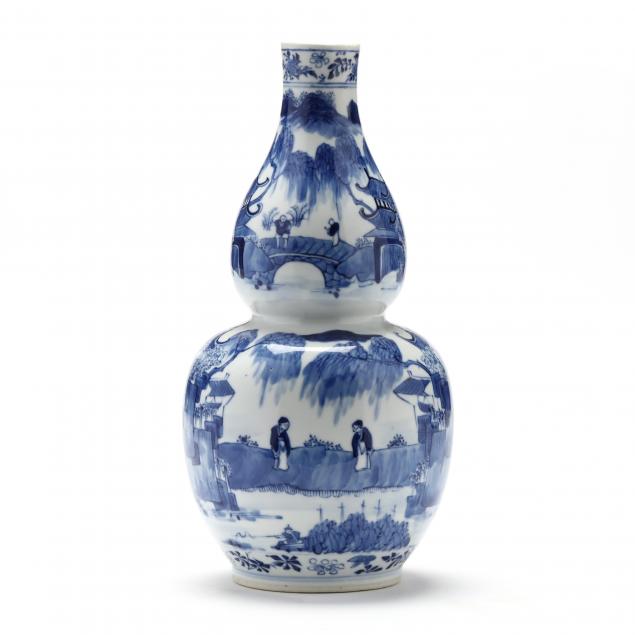 A CHINESE PORCELAIN BLUE AND