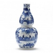A CHINESE PORCELAIN BLUE AND W