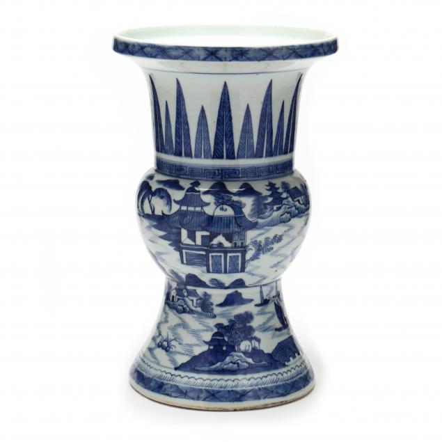 A CHINESE PORCELAIN BLUE AND