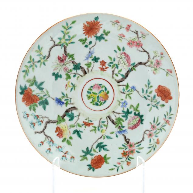 A CHINESE PORCELAIN FAMILLE ROSE