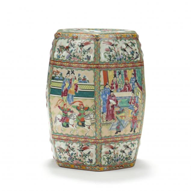 A CHINESE PORCELAIN FAMILLE ROSE