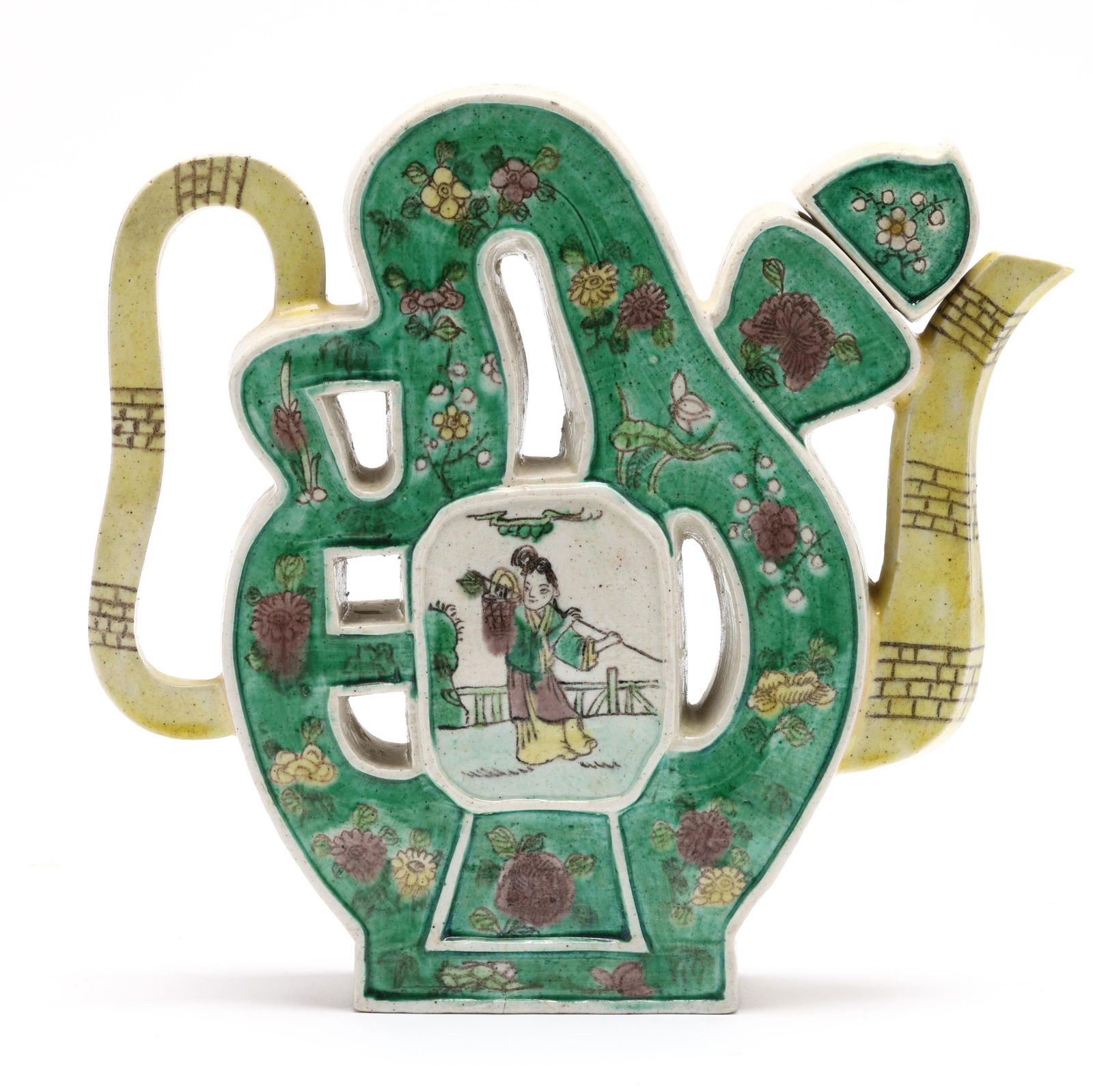 A CHINESE PORCELAIN FAMILLE VERTE