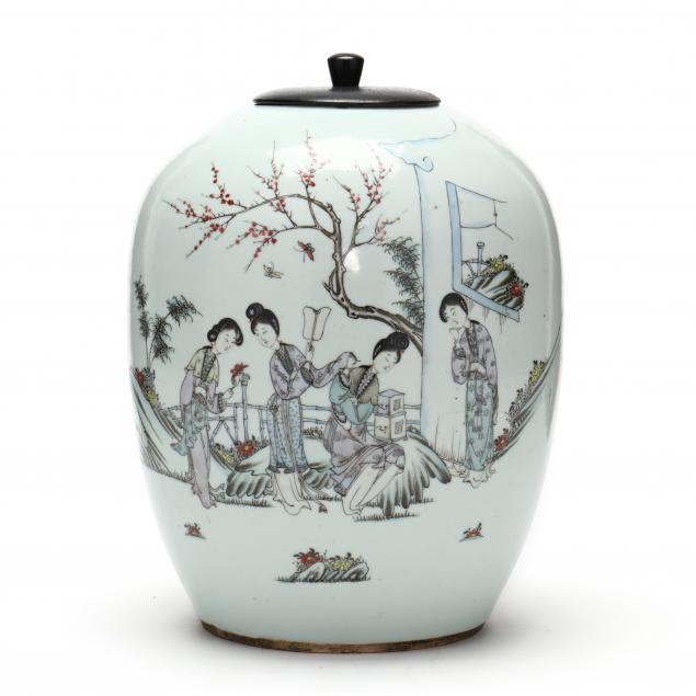 A CHINESE PORCELAIN GINGER JAR 