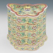 A Chinese Porcelain Stacking C