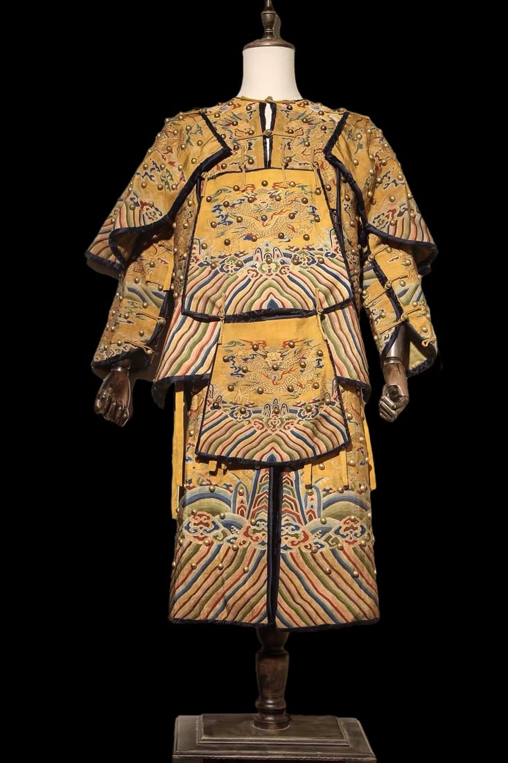 A CHINESE QING DYNASTY TAPESTRY