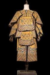 A CHINESE QING DYNASTY TAPESTR