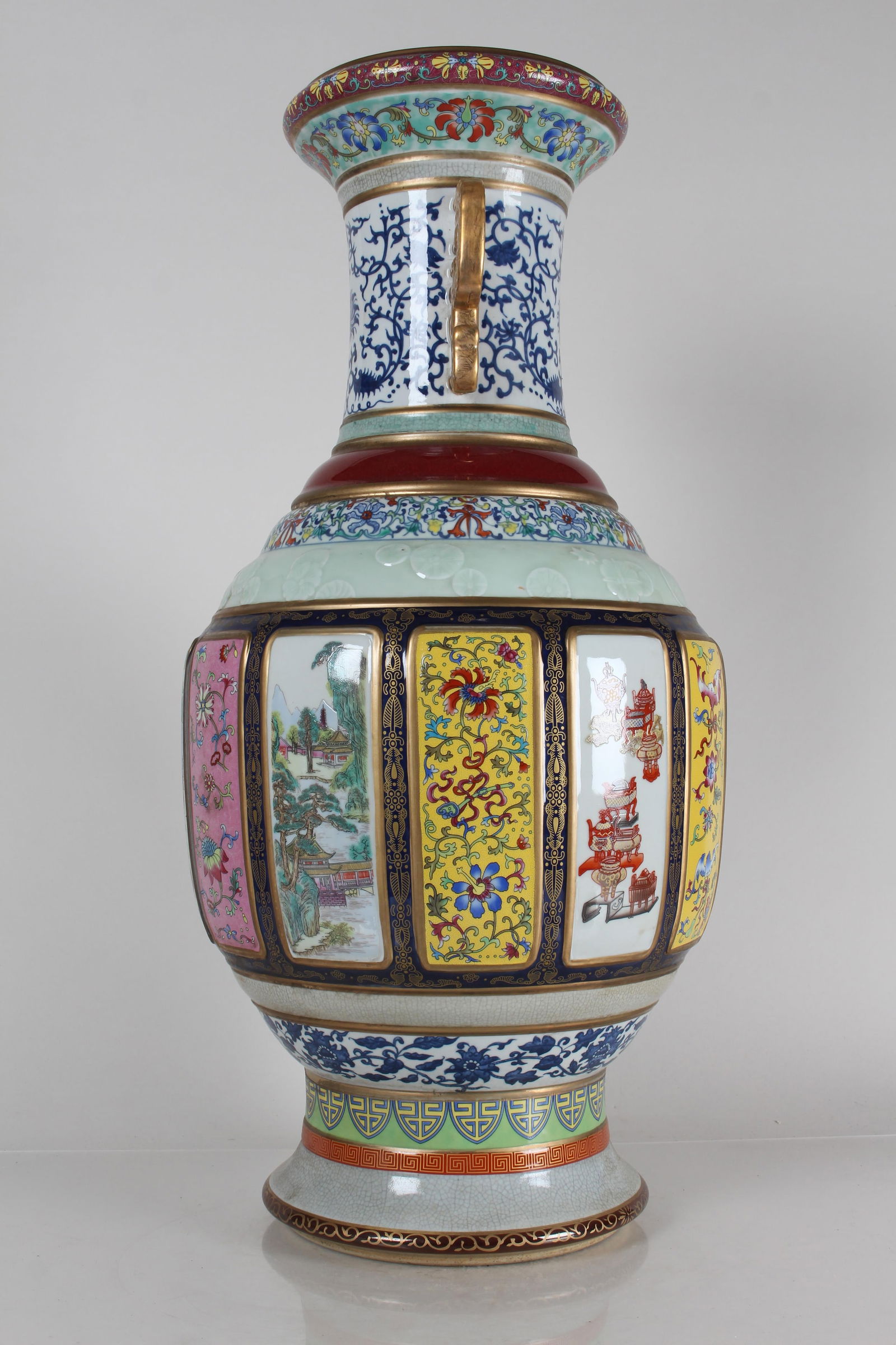 A CHINESE QUEEN-PORCELAIN