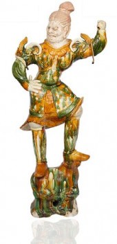 A CHINESE SANCAI-GLAZED POTTER