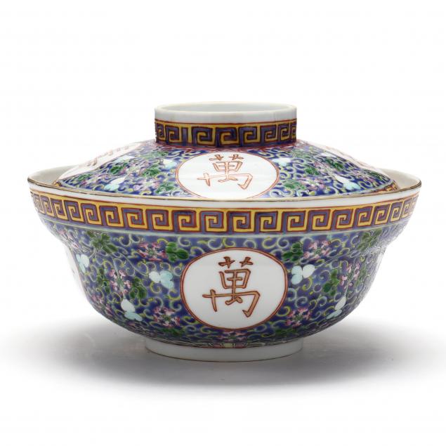 A CHINESE STRAITS PERANAKAN SERVING