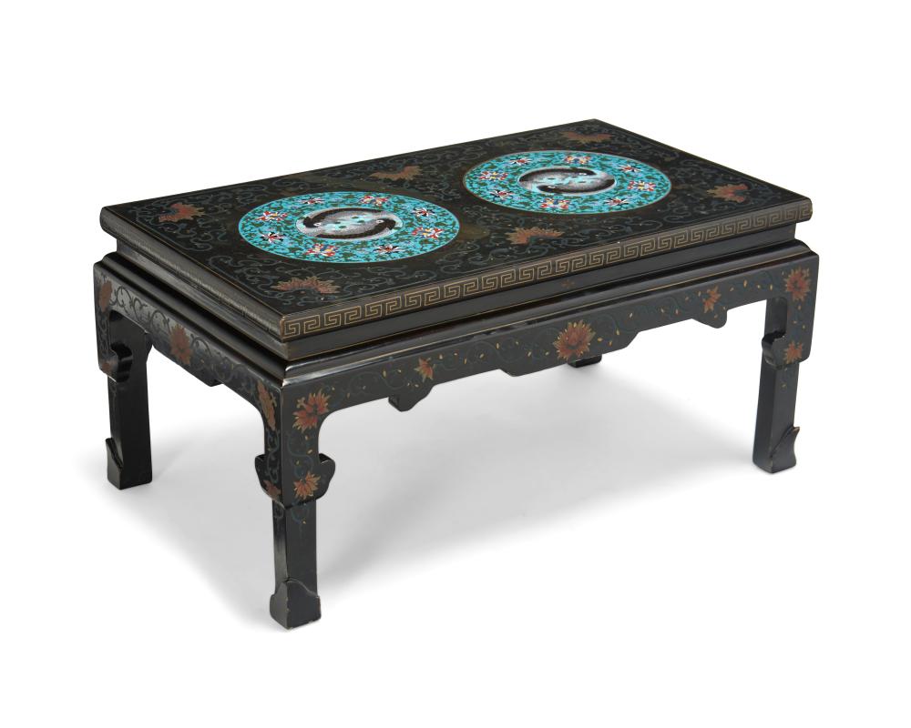 A CHINESE-STYLE COFFEE TABLEA