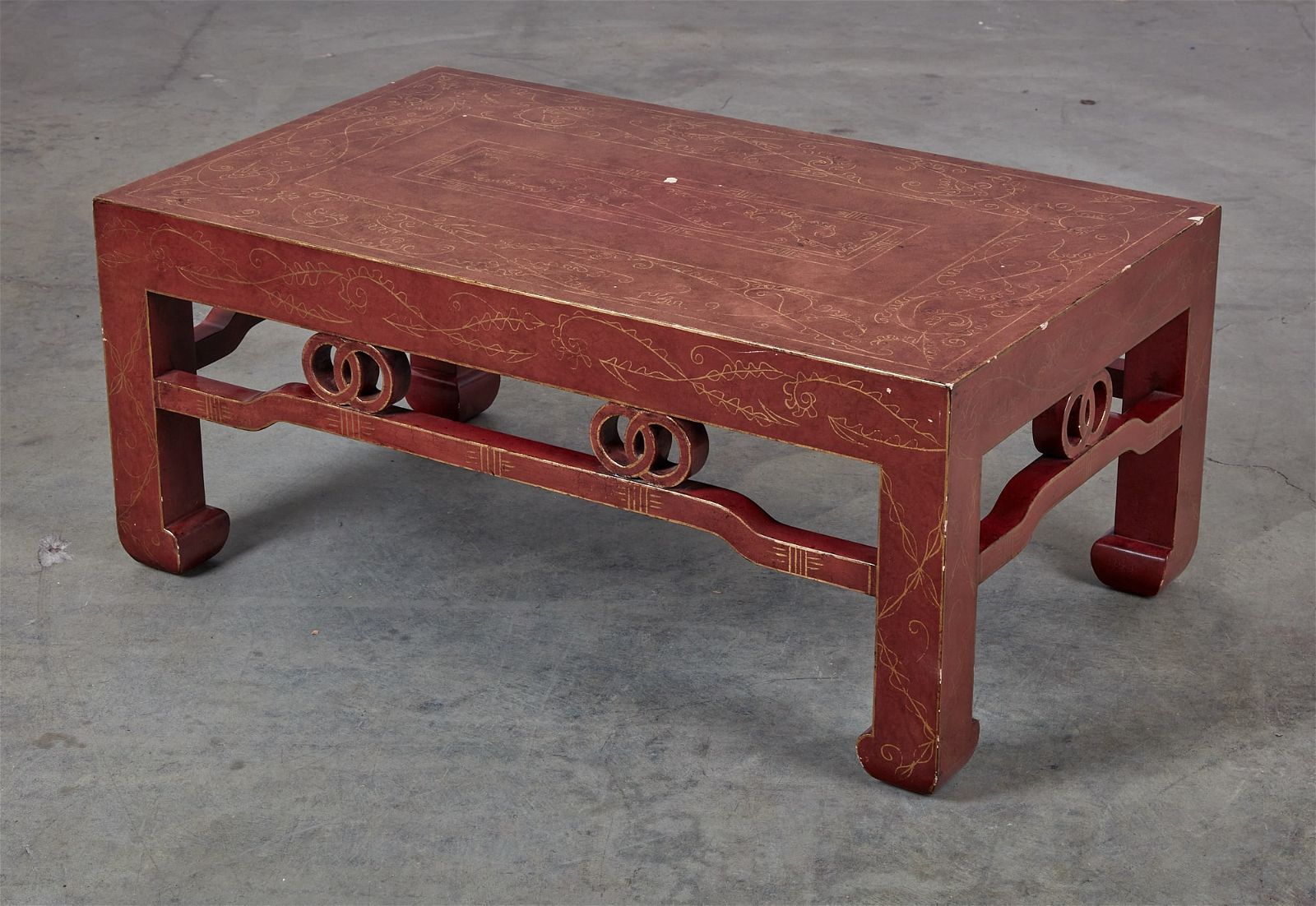 A CHINESE STYLE GILT AND RED