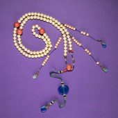 A Chinese Tridacna Court Neckl