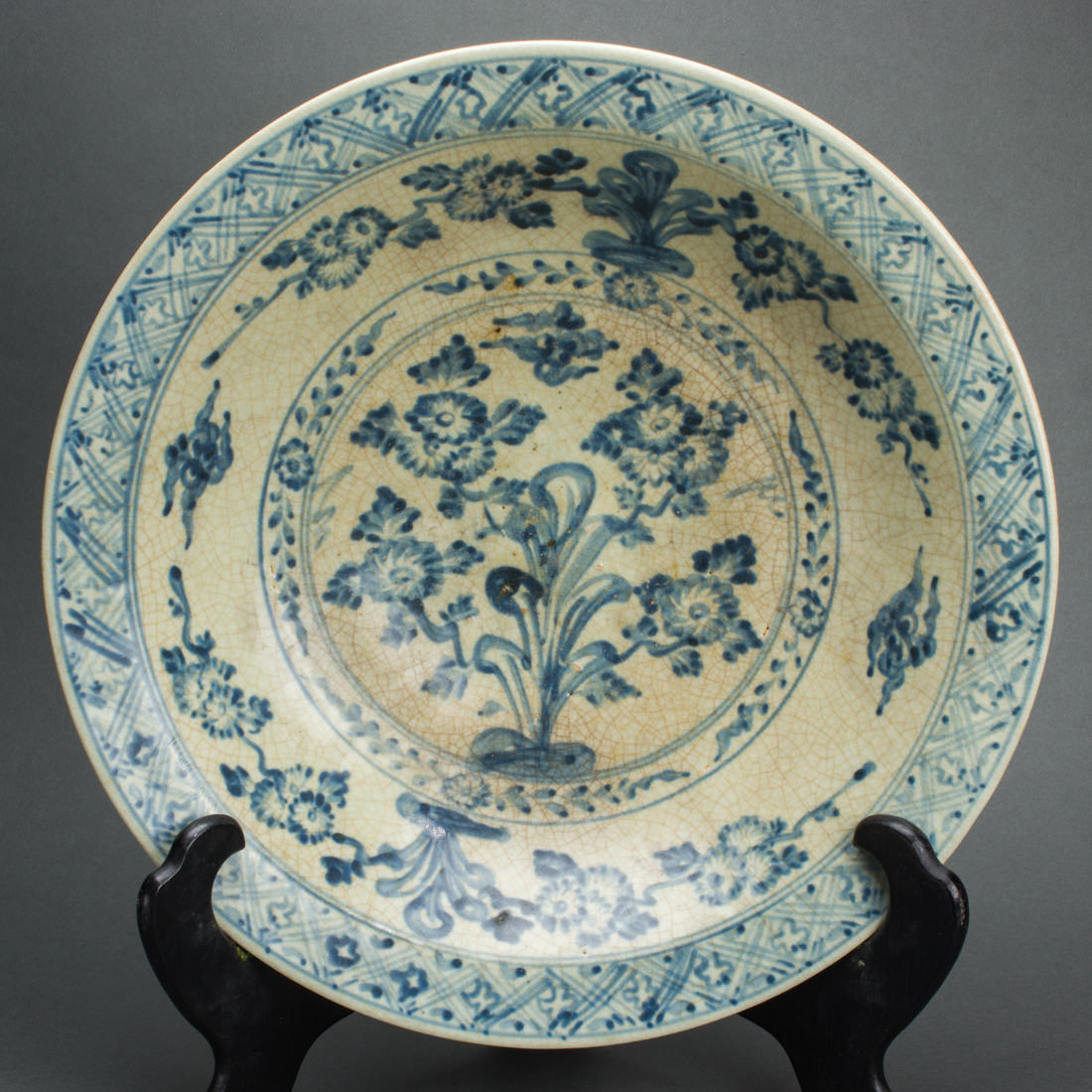 A CHINESE UNDERGLAZE BLUE AND