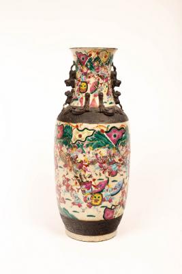 A Chinese vase, early 20th Century,