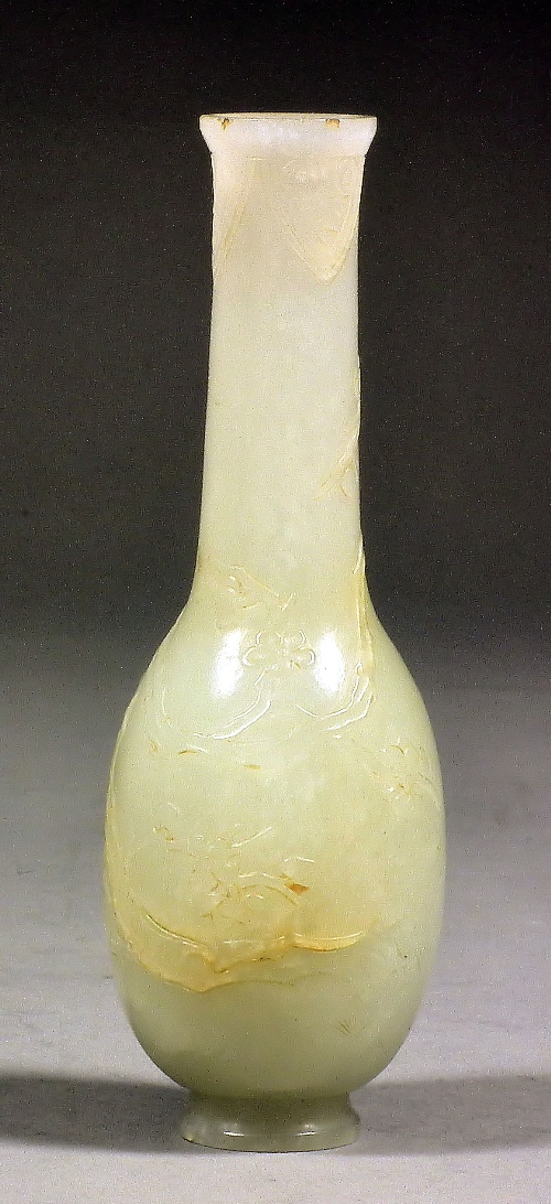 A Chinese white jade small bottle