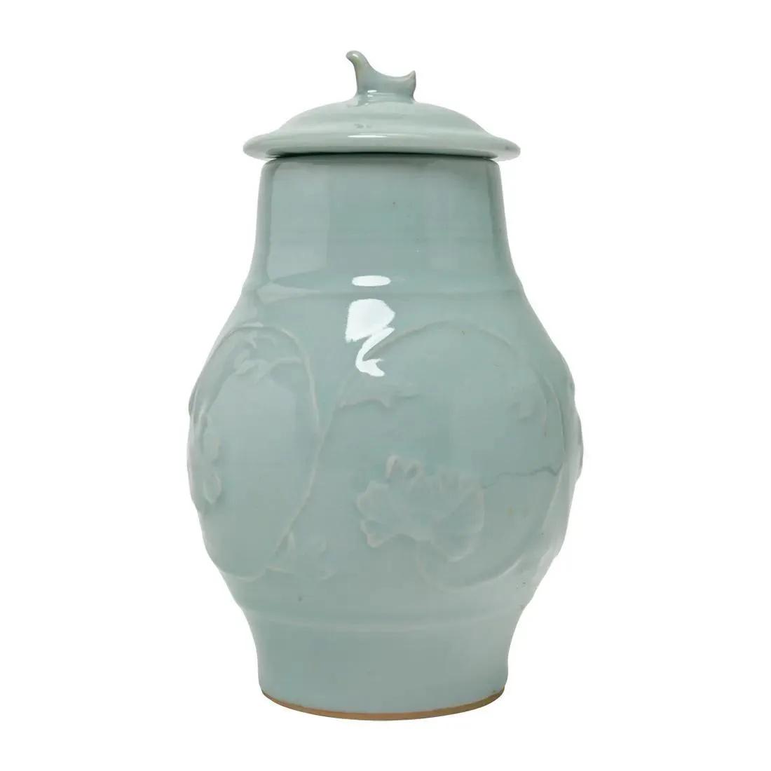 A CHINESE YUAN DYNASTY GUAN TYPE