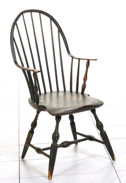 A CIRCA 1800 CONTINUOUS ARM WINDSOR