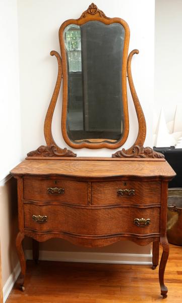 A CIRCA 1900 OAK PRINCESS DRESSER