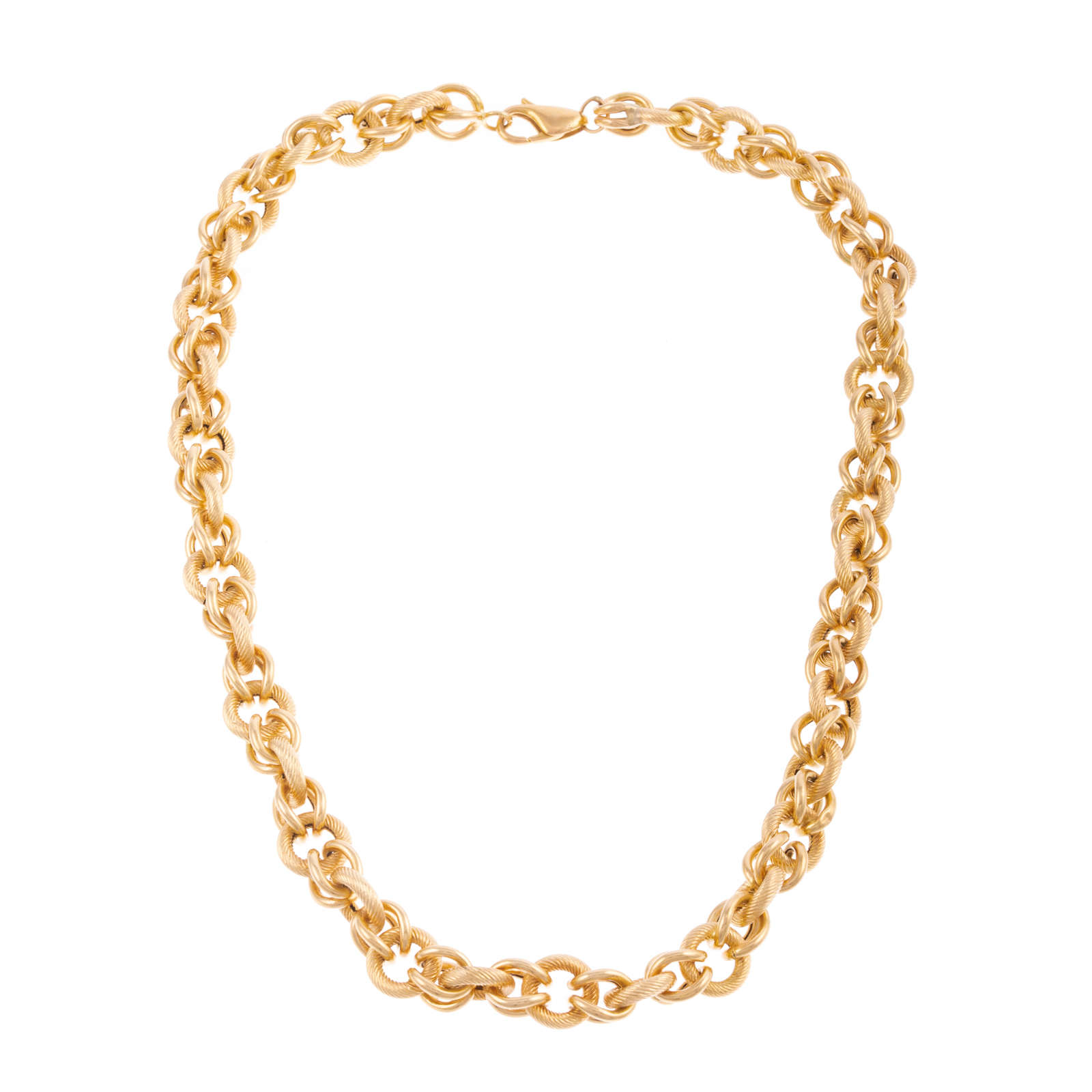 A CIRCULAR CHAIN LINK NECKLACE IN