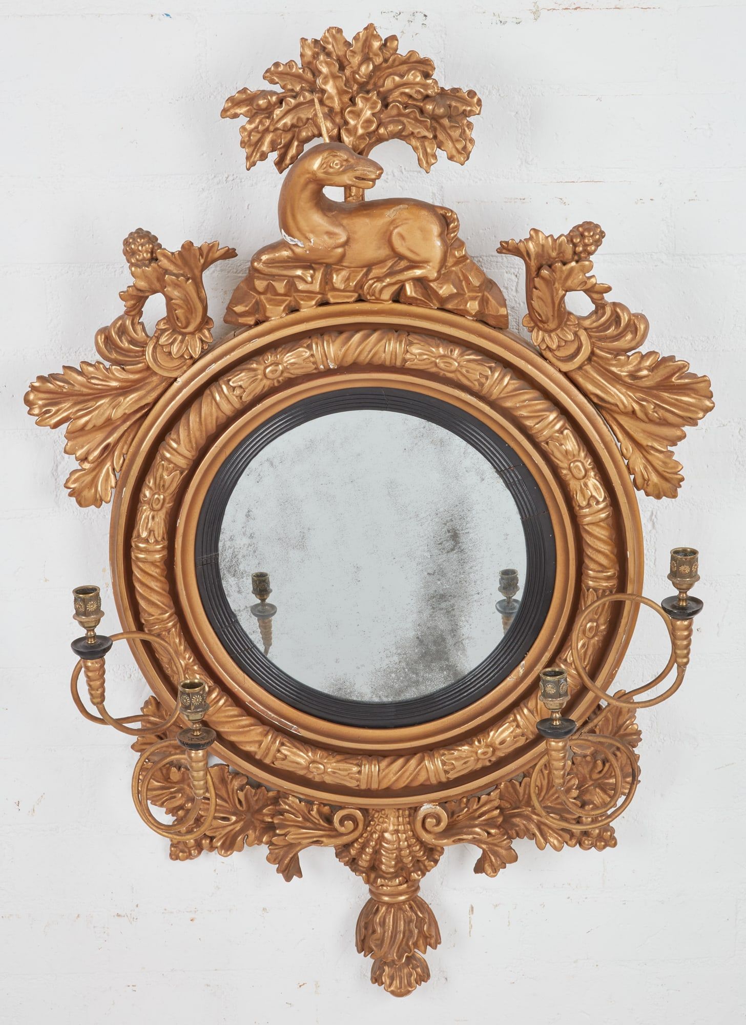 A CLASSICAL CARVED GILT WOOD