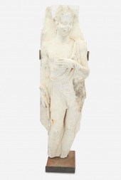 A CLASSICAL MARBLE SCULPTURE F