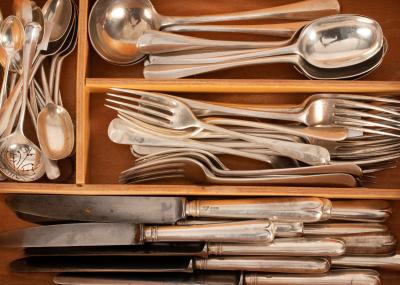 A closely matched part canteen of