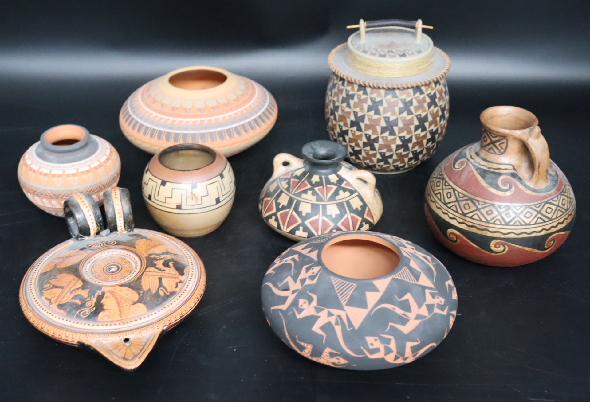A COLLECTION OF 8 ASSORTED