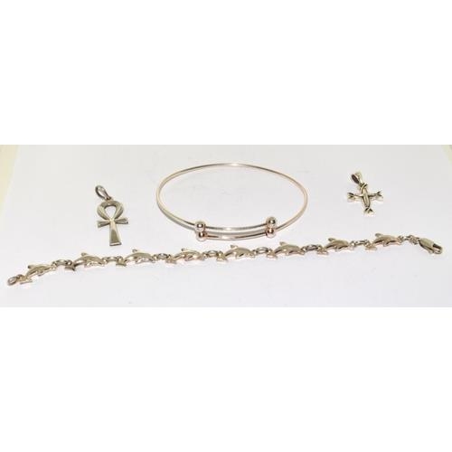 A collection of 925 silver