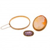 A COLLECTION OF ANTIQUE & VINT