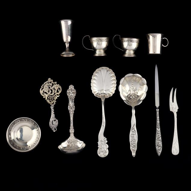 A COLLECTION OF ANTIQUE AND VINTAGE