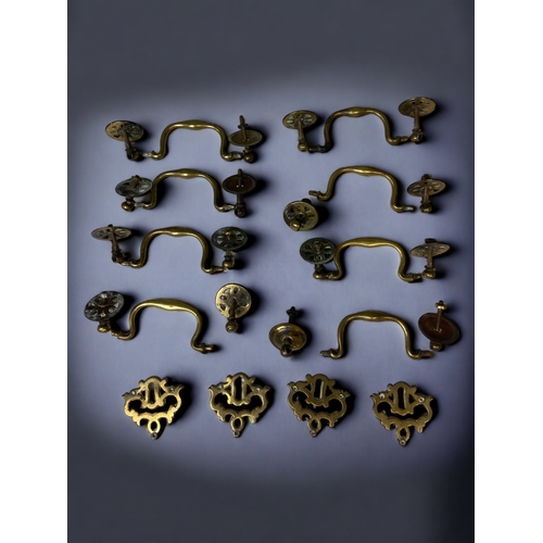 A COLLECTION OF ANTIQUE BRASS