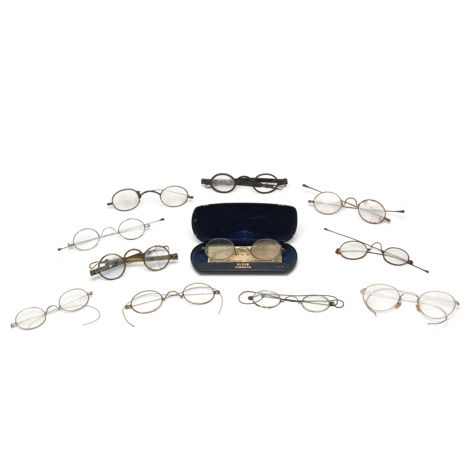 A COLLECTION OF ANTIQUE SPECTACLESA
