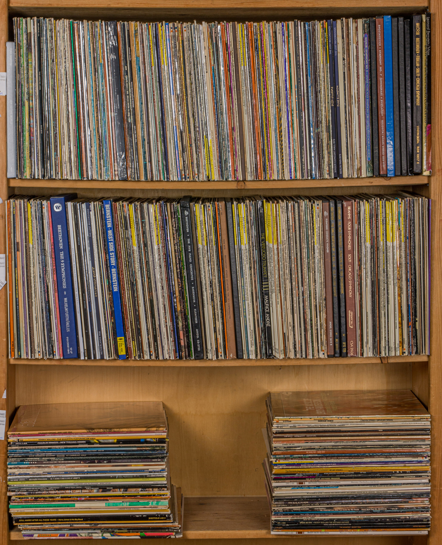 A COLLECTION OF APPROXIMATELY 250