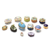 A COLLECTION OF ASSORTED PILL