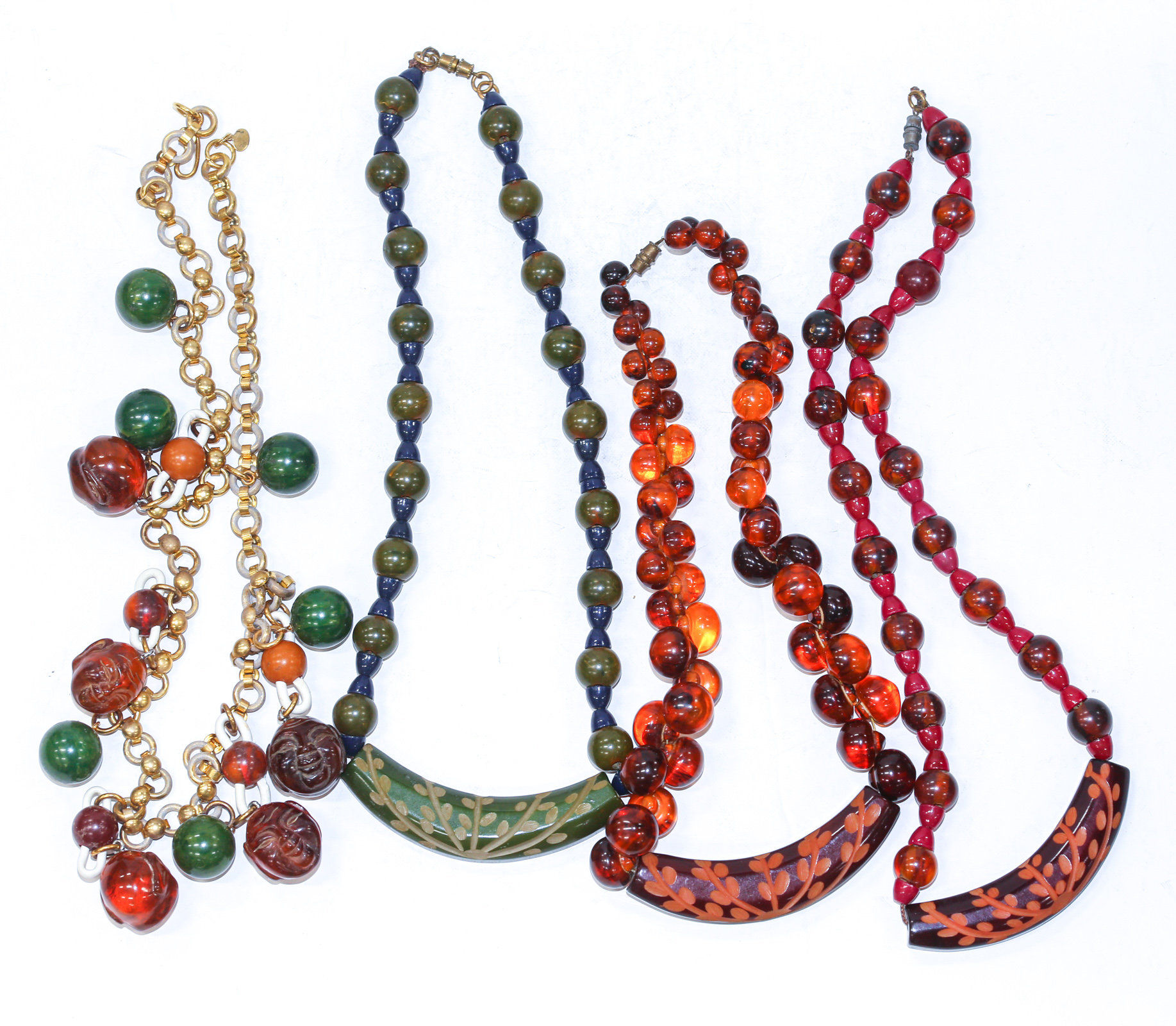 A COLLECTION OF BAKELITE