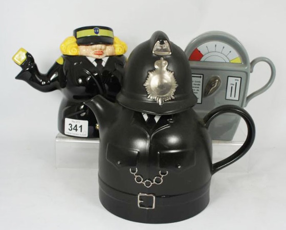 A collection of Cartlon Ware Tea