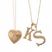 A COLLECTION OF CHAINS & PENDA