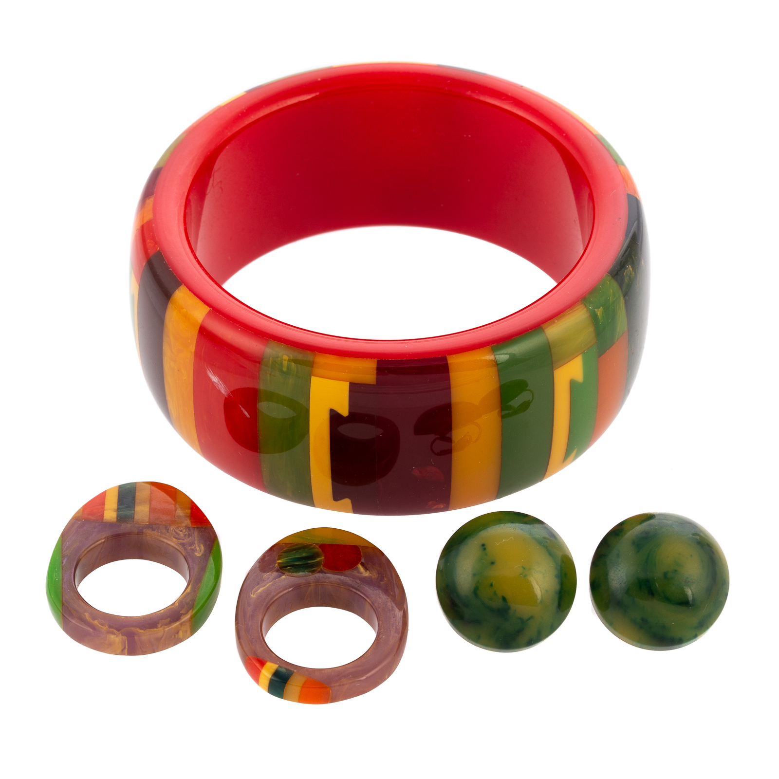 A COLLECTION OF COLORFUL BAKELITE