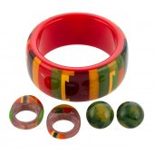 A COLLECTION OF COLORFUL BAKEL