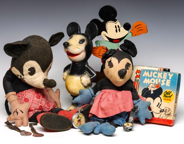 A COLLECTION OF EARLY PIE-EYED