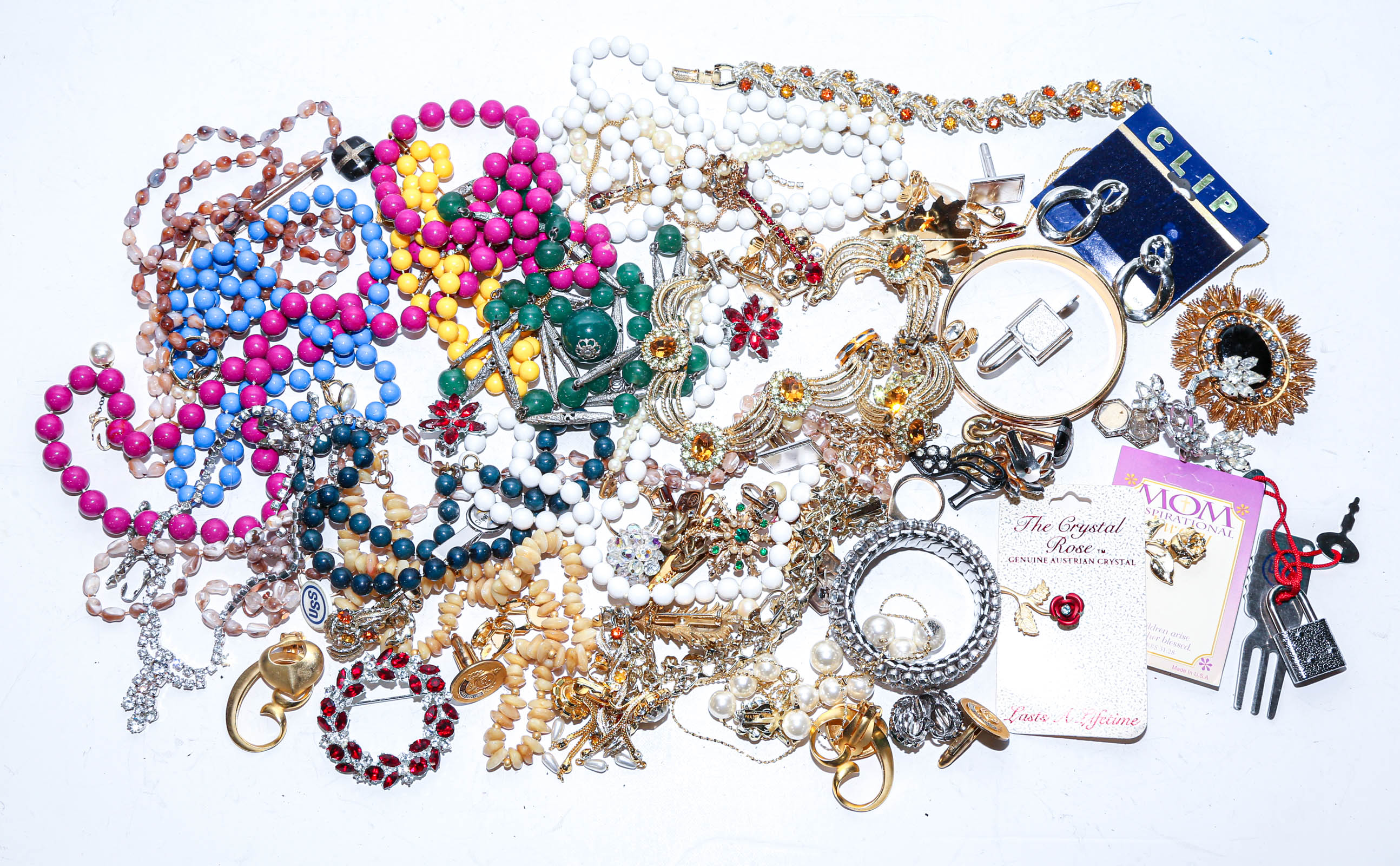 A COLLECTION OF FASHION & COSTUME