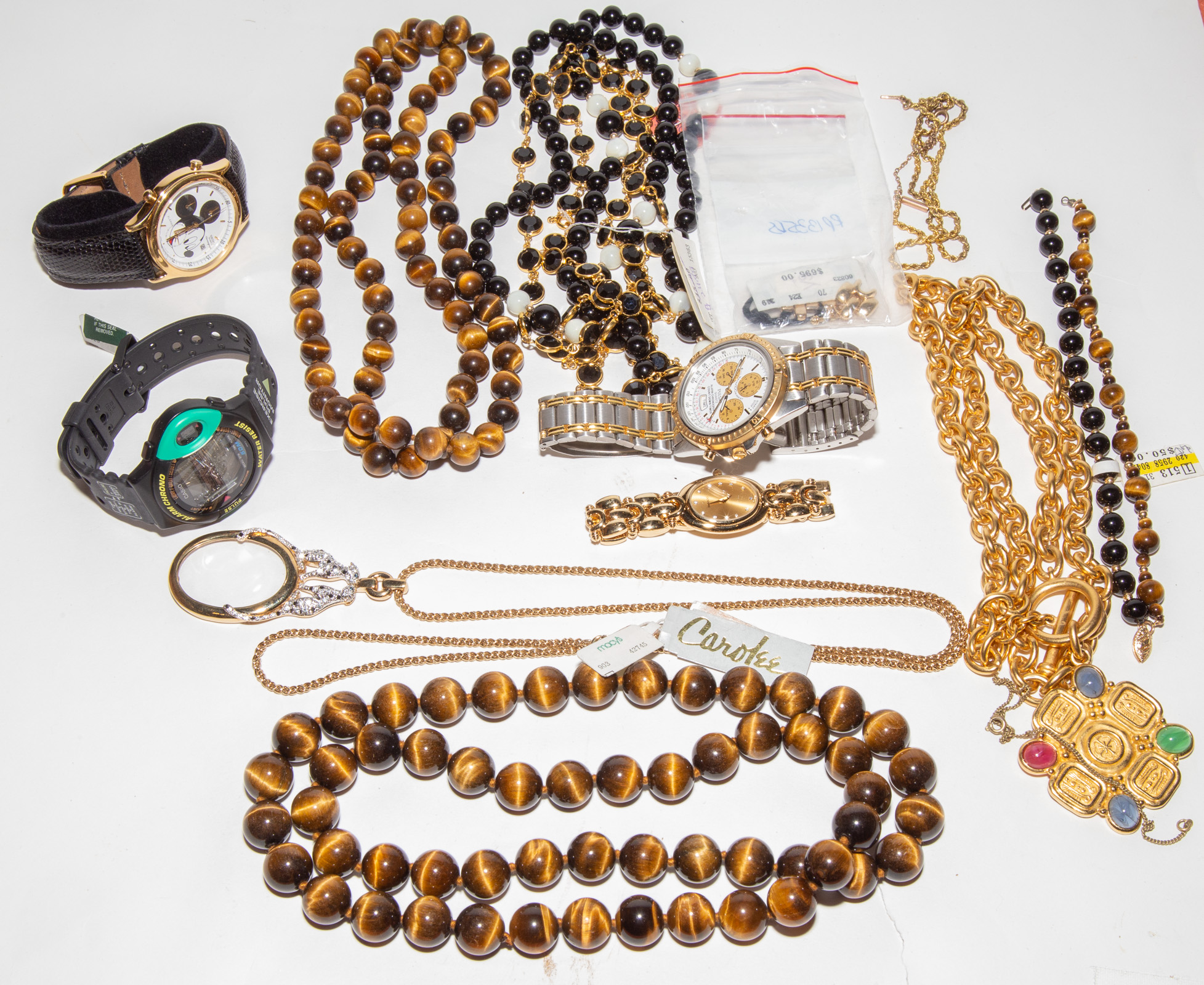 A COLLECTION OF FASHION JEWELRY