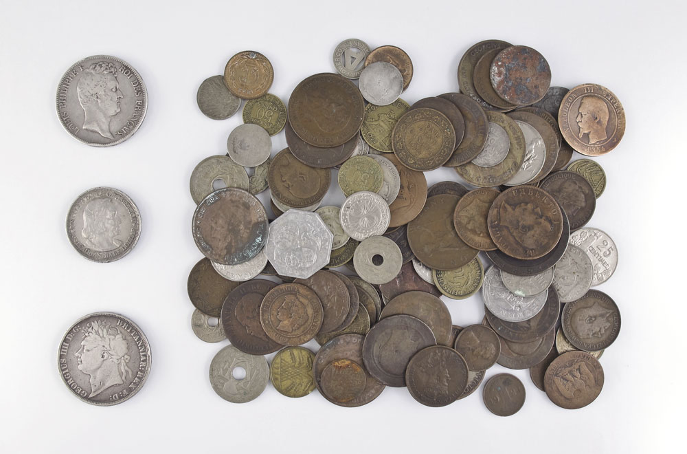 A COLLECTION OF FOREIGN COINS: A