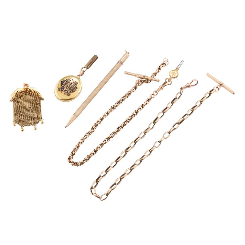 A COLLECTION OF JEWELLERY To
