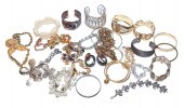A COLLECTION OF MOSTLY GOLD TO