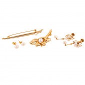 A COLLECTION OF PEARL JEWELRY